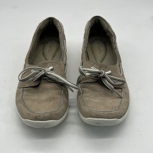 Clarks Beige Suede and Mesh Fabric Slip on Boat Shoes size 6.5